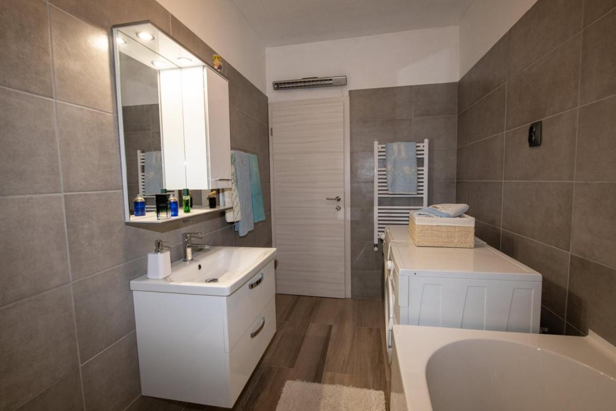 Apartman Elvis ロヴラン エクステリア 写真