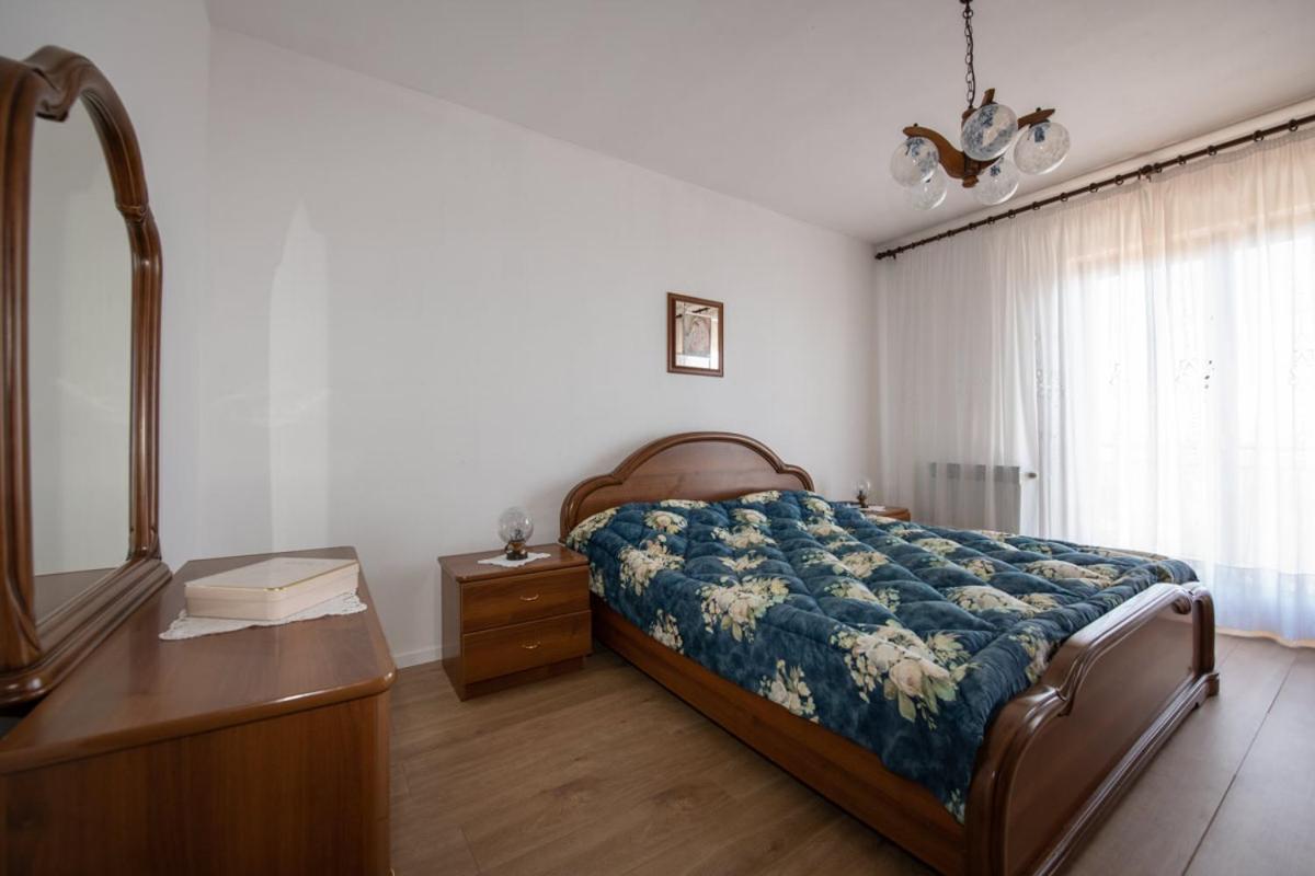 Apartman Elvis ロヴラン エクステリア 写真