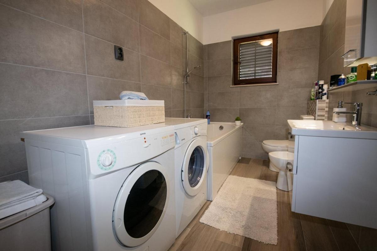 Apartman Elvis ロヴラン エクステリア 写真